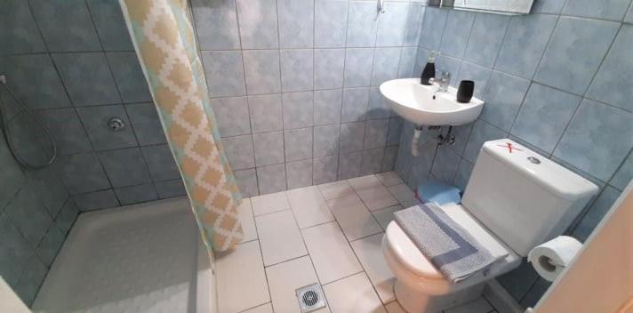 Evelyn Home Limenas  Luaran gambar