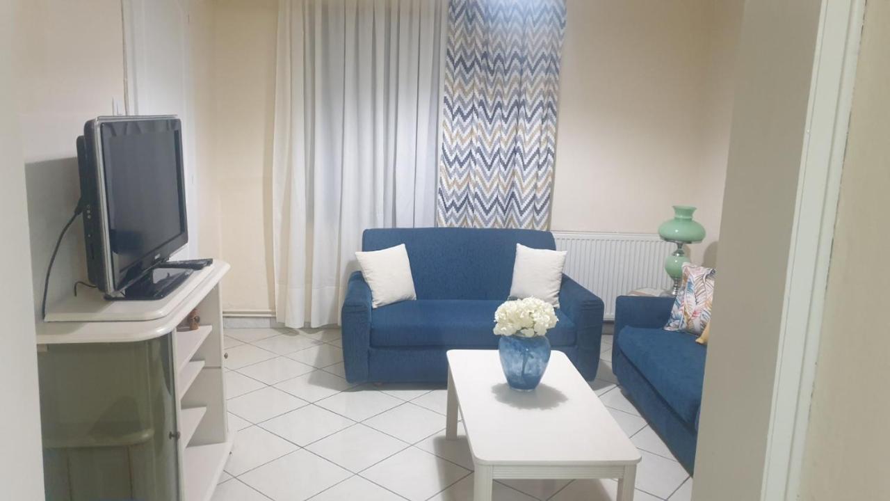 Evelyn Home Limenas  Luaran gambar