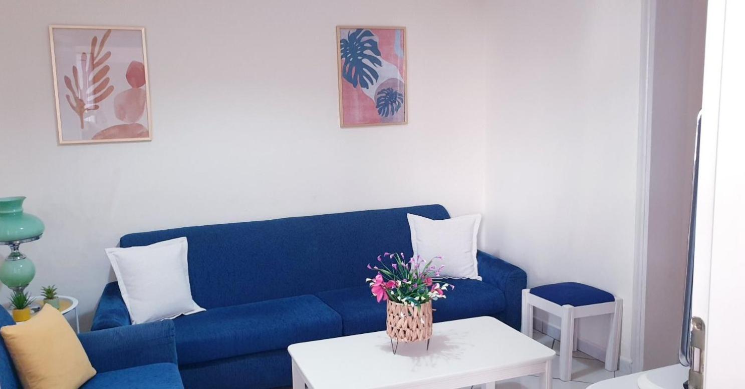 Evelyn Home Limenas  Luaran gambar
